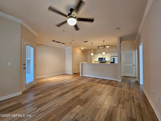 Foto del edificio - 8290 Gate Pkwy W