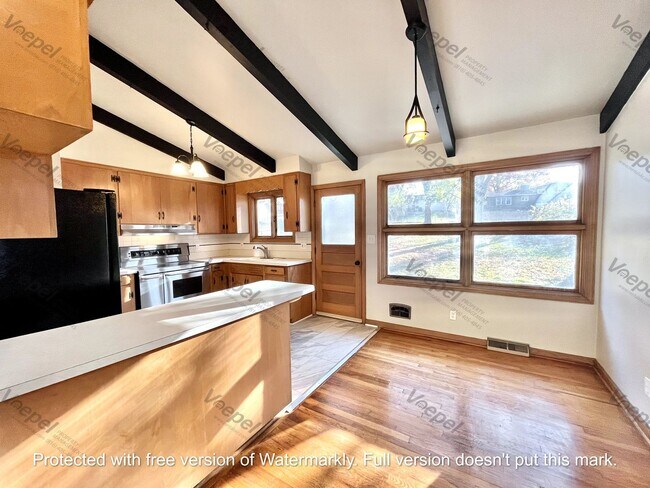 Foto del edificio - Charming 3 Bed, 1 Bath Home in Desirable Kansas City Northland Location