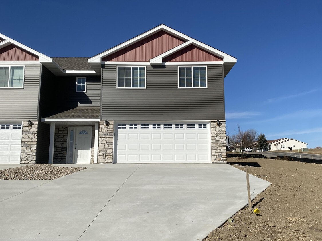 668 4th Cir Dr SW, Lonsdale, MN 55046 Townhome Rentals in Lonsdale MN