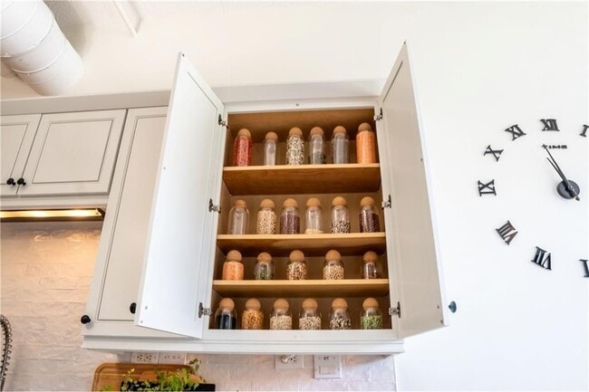 Building Photo - 3820 Roswell Rd NE