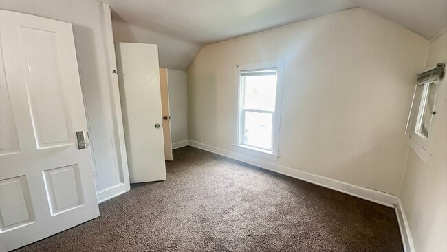 Building Photo - 1222 Prospect Ave