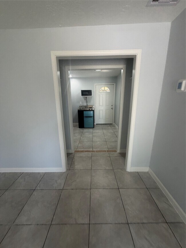 Building Photo - 5047 Nassau Rd