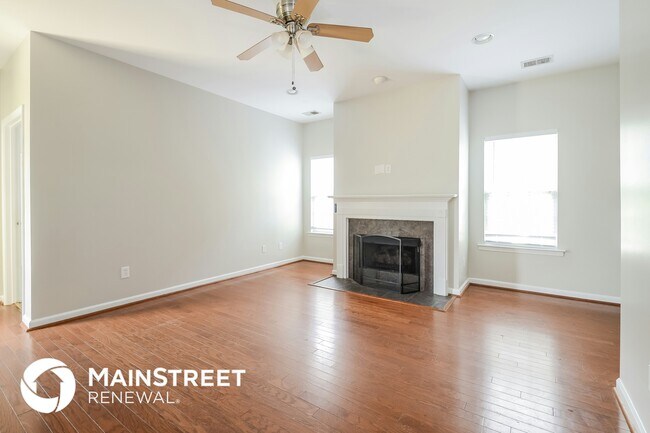 Foto del edificio - 1068 Fairbank Ln