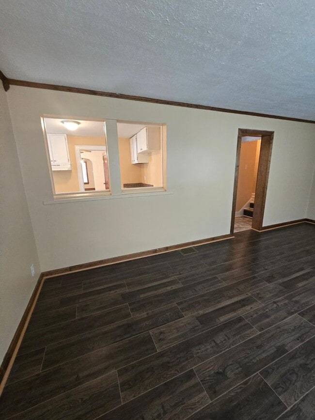 Foto del edificio - Four Bedroom Home Located on the Westside ...