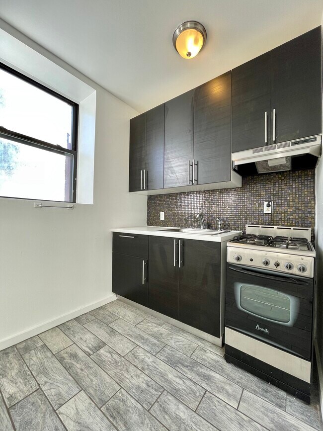 Foto del edificio - 301 E 110th St