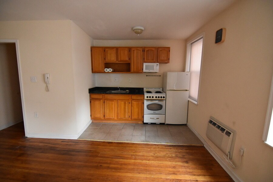 Primary Photo - 3412 Spring Garden St