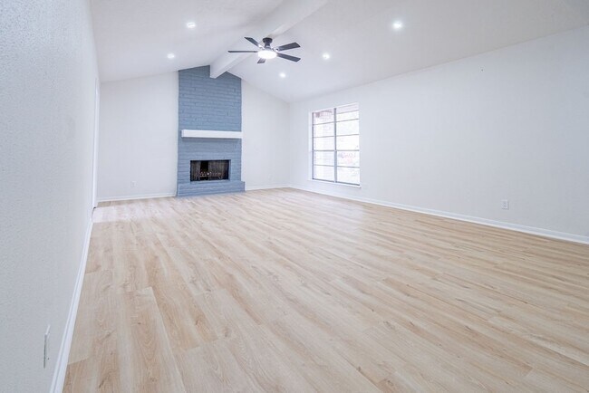 Foto del edificio - 23230 Briarcreek Blvd