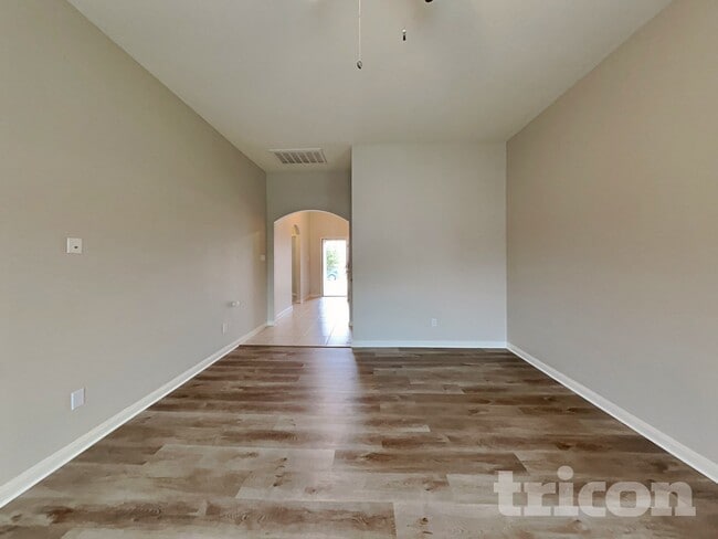 Building Photo - 224 Cottonwood Dr