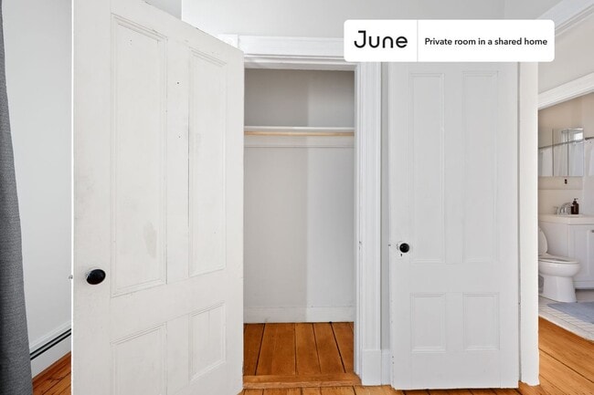 Building Photo - Room in Shared 4 bed/1 bath home