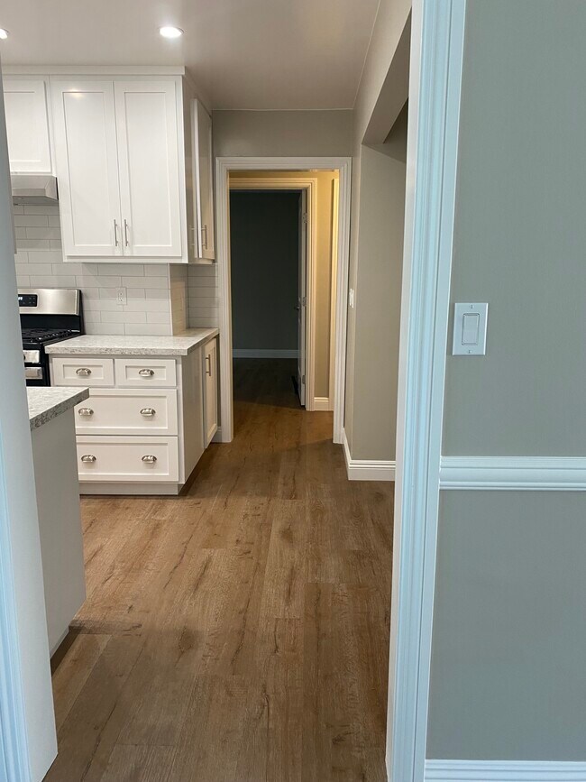 Kitchen - 140 N Alta Vista Ave