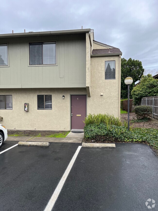 Building Photo - 3140 Alicita Ct
