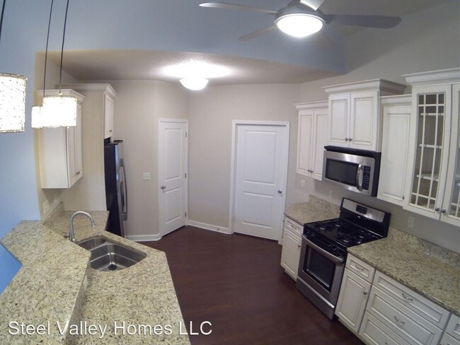 Foto del edificio - 3 br, 3 bath House - 4300 Westford Place #2D