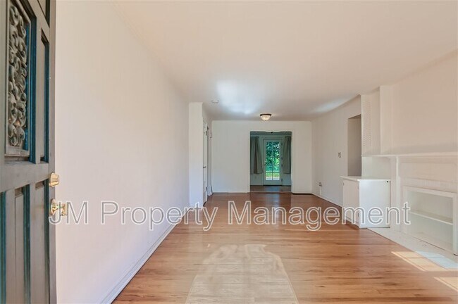 Building Photo - 918 Hudson St