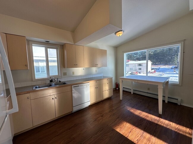 Building Photo - 1115 Selief Ln