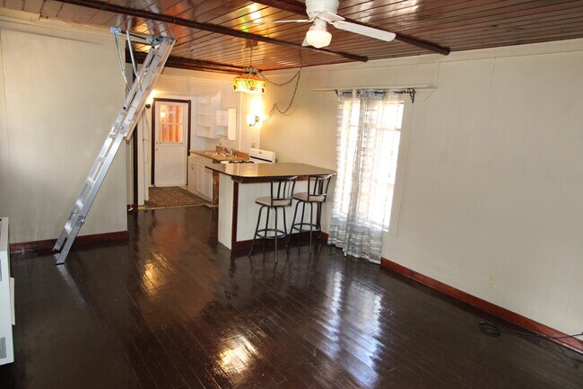 Foto del edificio - 748 Moreno Ln