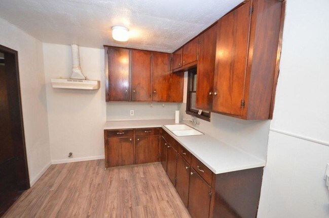 Building Photo - 1717 Birch Pl