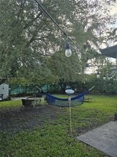 Building Photo - 956 NE 80th St