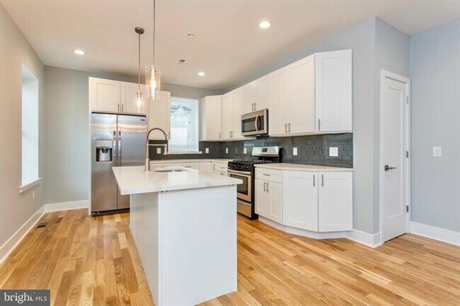 Interior Photo - 1500 N 26th St