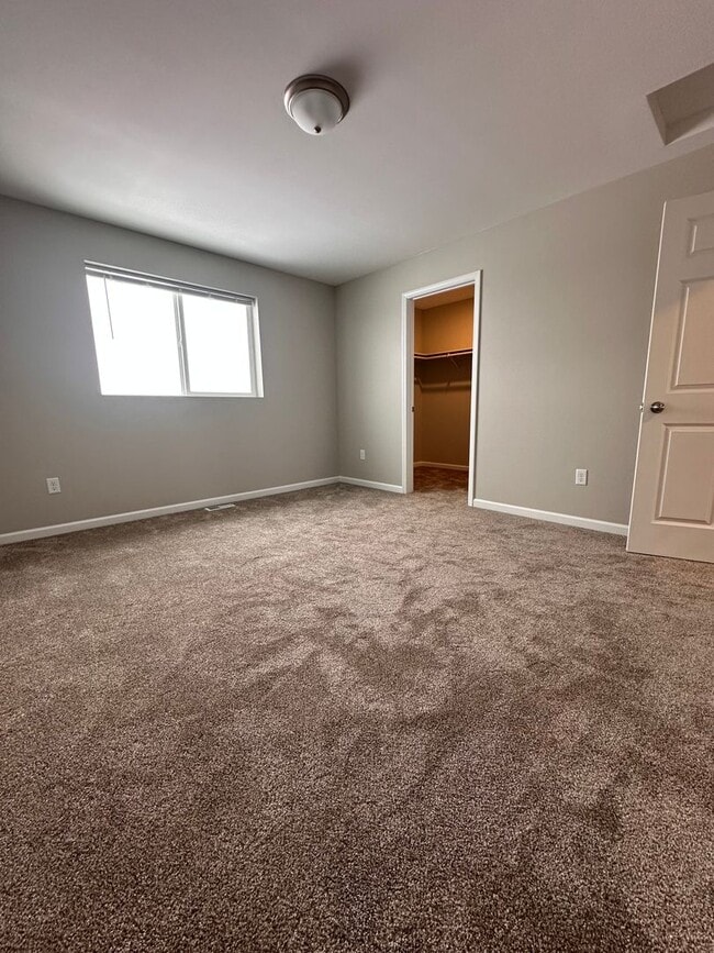 Building Photo - 2546/2542 Granite Drive NW