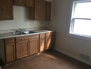 Building Photo - 5848 N 64th St