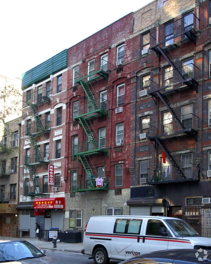 Primary Photo - 21 Monroe St