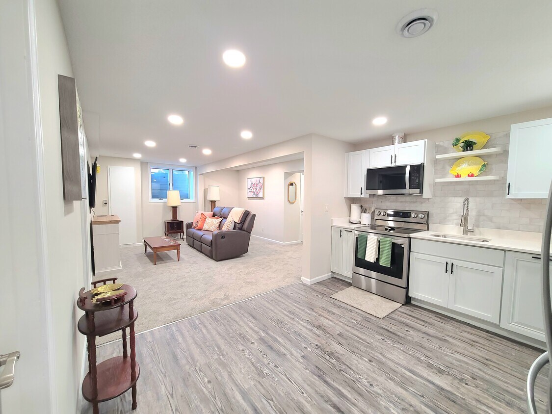 10424 Ewing Rd S Unit Entire Basement, Minneapolis, MN 55431