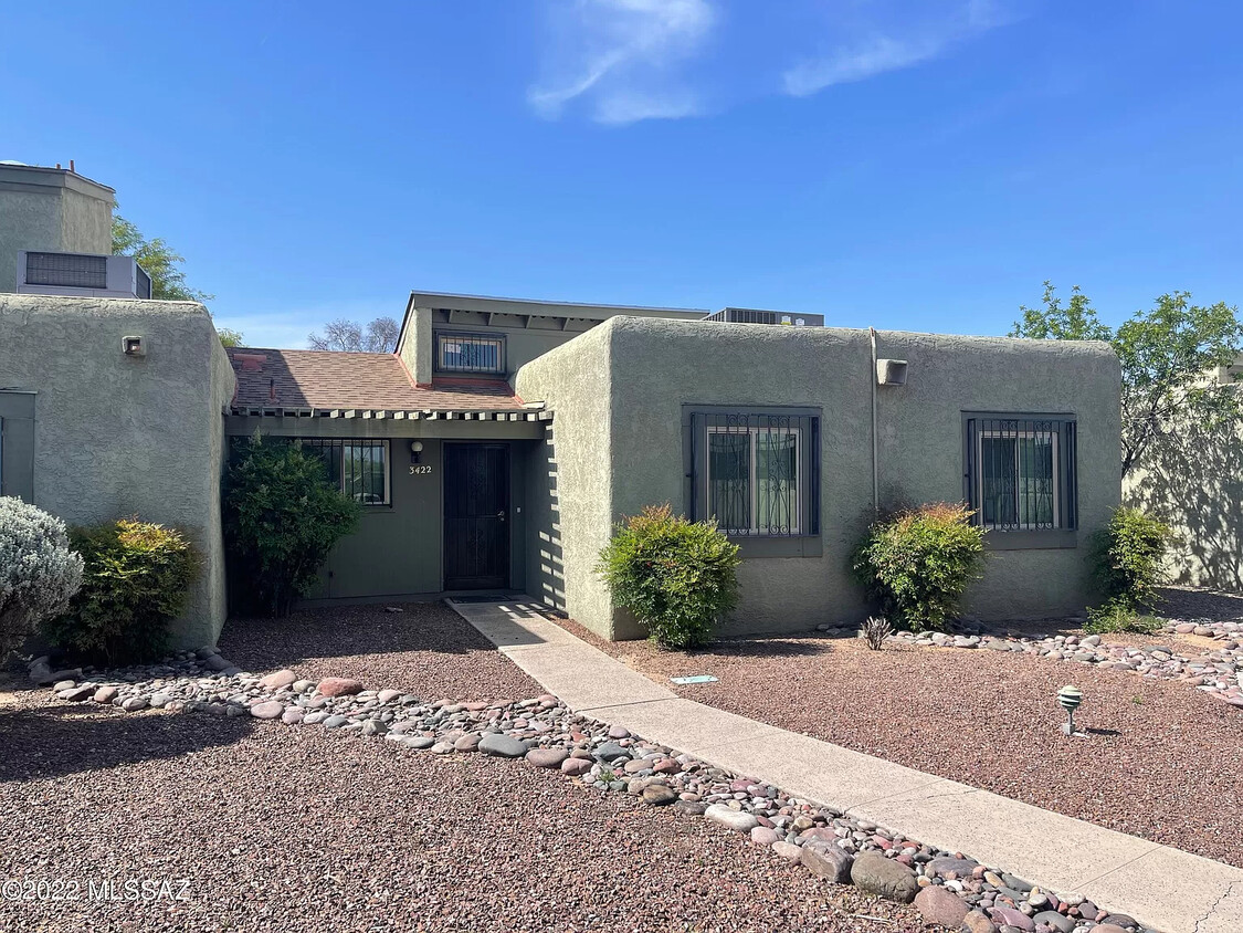 3/2 Townhome on Campbell - 3422 N Richland Dr