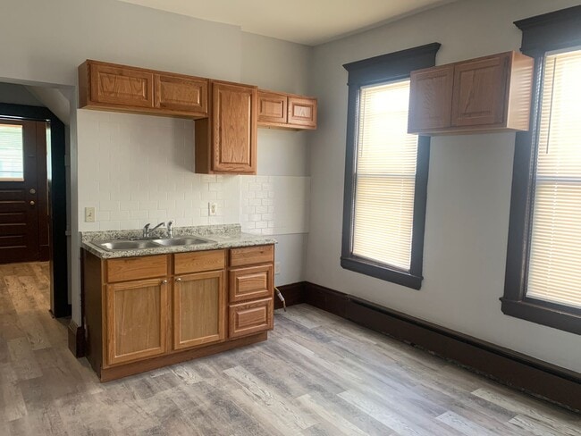 Building Photo - 138 Maria Ave