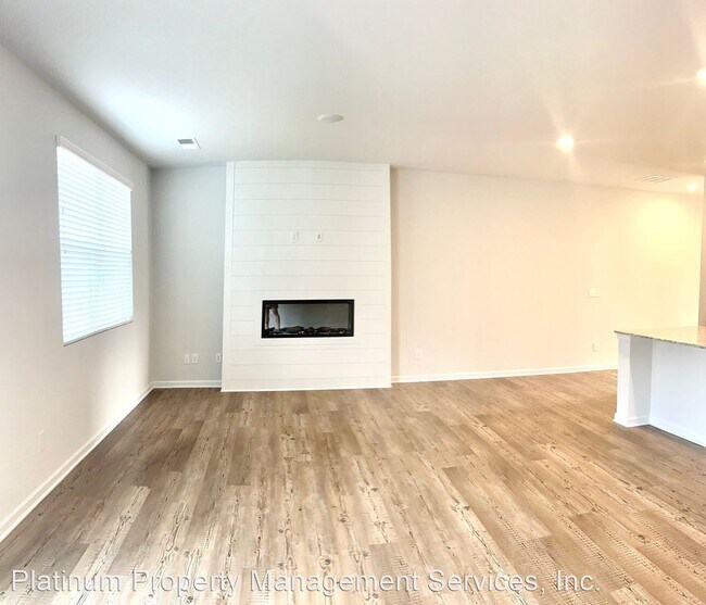 Building Photo - 3 br, 2.5 bath House - 122 Founders Dr