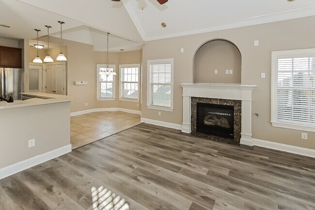 Building Photo - 3045 Roseleigh Dr