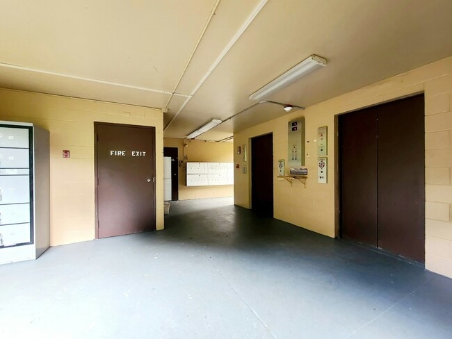 Building Photo - 95-269-269 Waikalani Dr