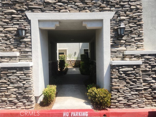 Foto del edificio - 7331 Shelby Pl