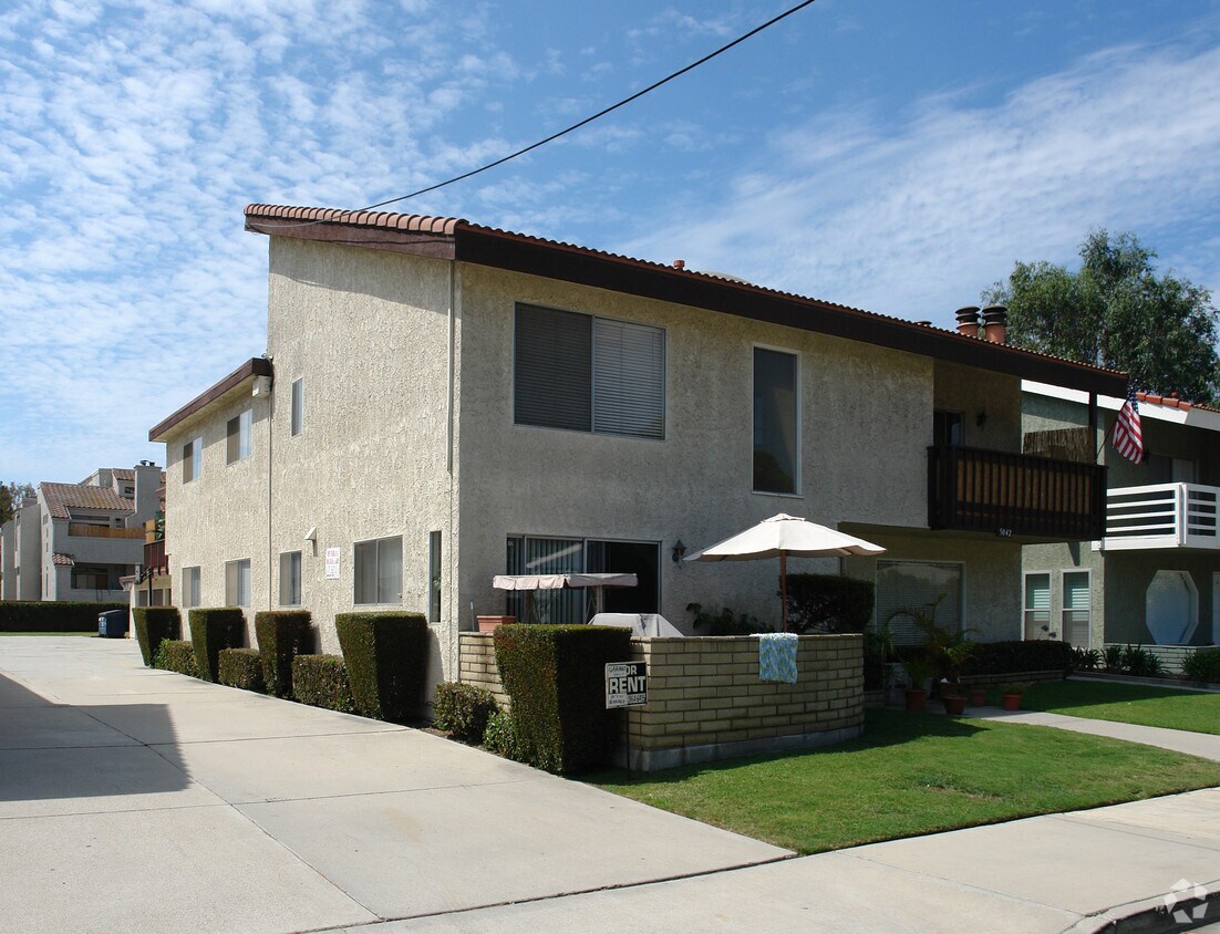 Building Photo - 5042 Dunbar Ave