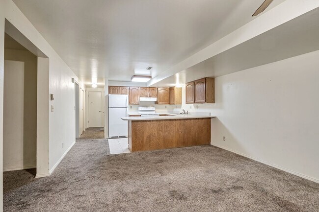 Foto del edificio - 1671 Hickory Ln