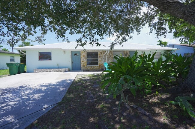 Building Photo - 1193 S Alhambra Cir