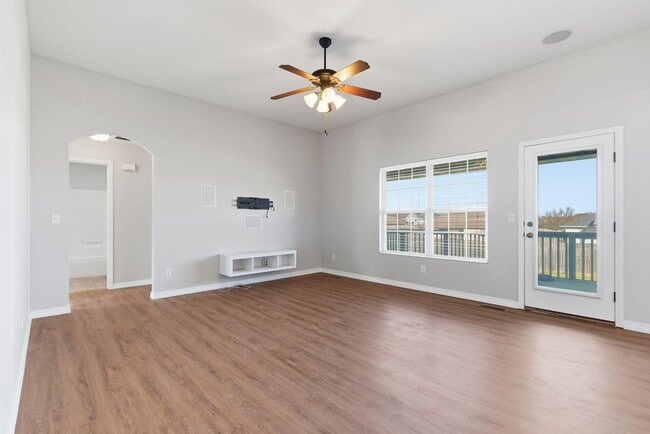 Building Photo - 205 E Lapis St