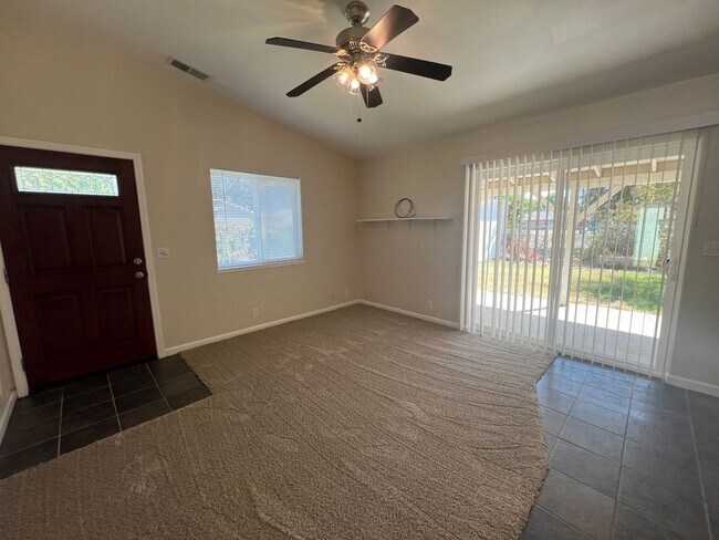 Foto del edificio - 22857 Sanford St