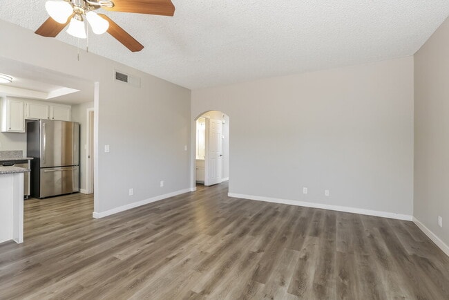 Building Photo - 7217 Chesterton Dr