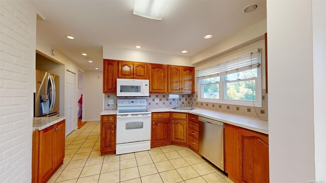 Foto del edificio - 493 Sand Hill Rd