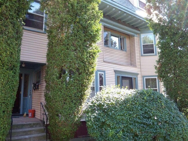 Building Photo - 79 College Ave