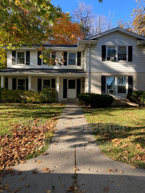 4212 Teakwood Ct, Greendale, WI 53129 Townhome Rentals in Greendale