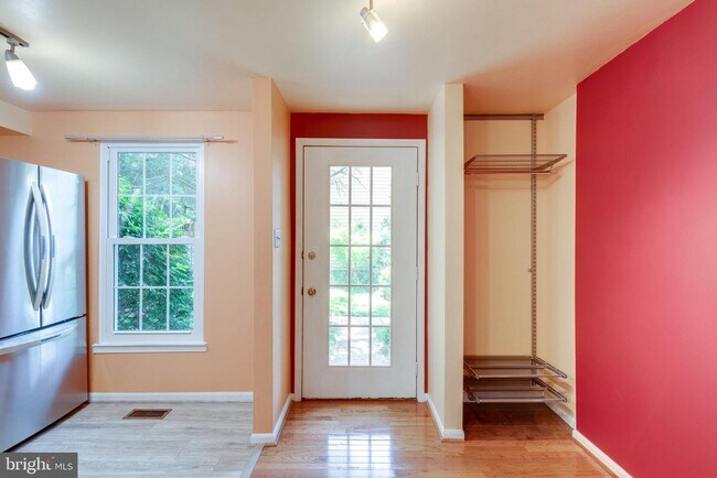 Foto del edificio - 1673 Fieldthorn Dr