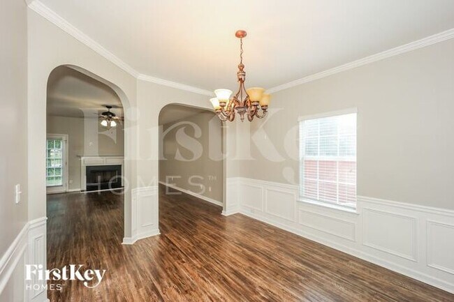 Building Photo - 7864 Wrotham Circle