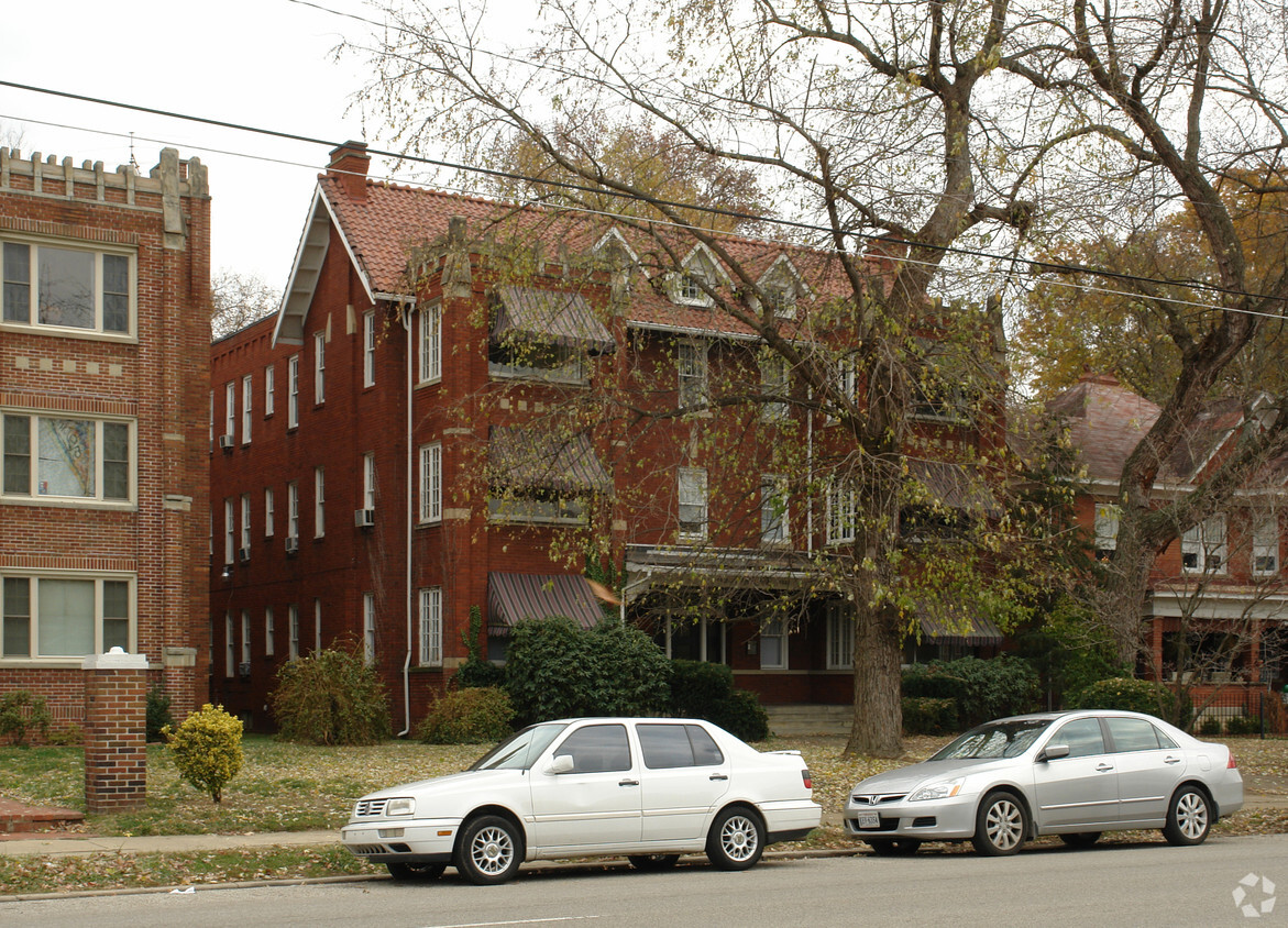 Building Photo - Parklane