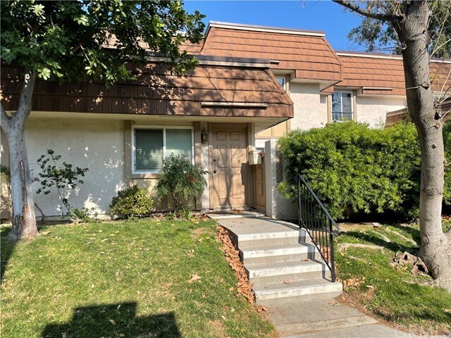 Primary Photo - 10120 Larwin Ave