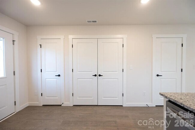Foto del edificio - 426 2nd St SW