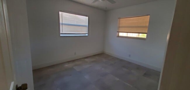 Building Photo - 2872 N Dixie Hwy