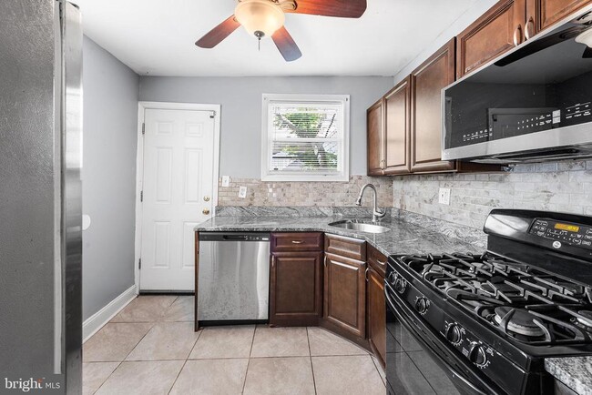 Building Photo - 3088 Weikel St