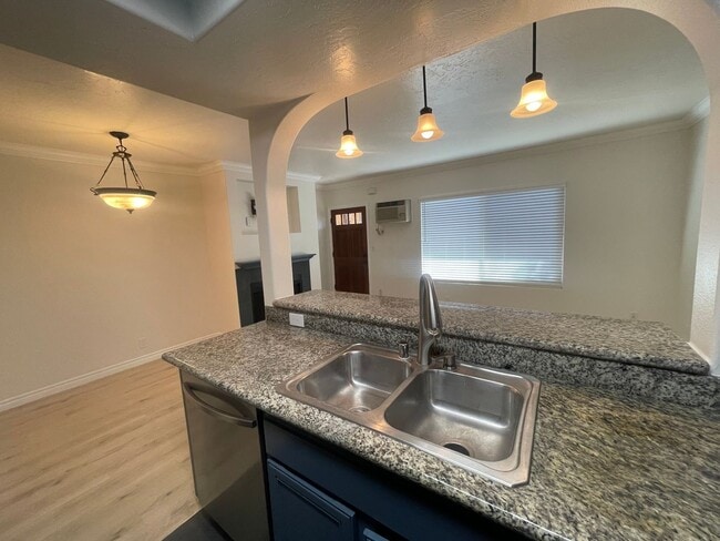 Foto del edificio - Charming Updated 1 bedroom, 1 bathroom con...