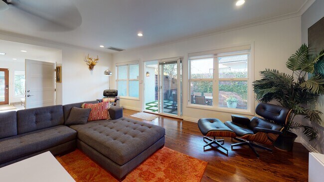 Foto del edificio - 6343 W 80th St